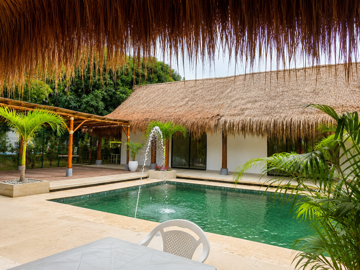 Visita Nuestra Piscina!